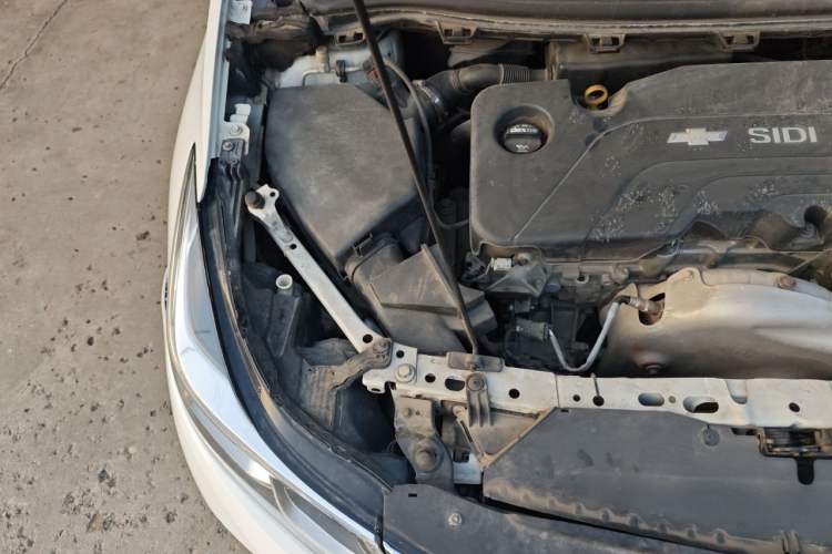 Used Chevrolet Cruze 2017 1.5L Manual Pioneer Edition Engine Bay Right