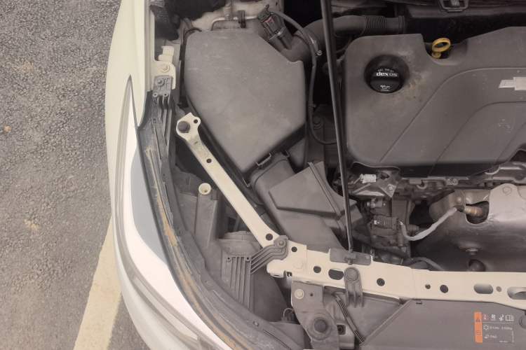 Used Chevrolet Cruze 2017 1.5L Automatic Pioneer Sunroof Edition Engine Bay Right