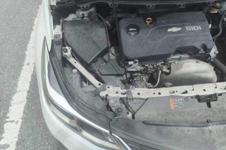 Used Chevrolet Cruze 2017 1.5L Automatic Pioneer Sunroof Edition Engine Bay Right