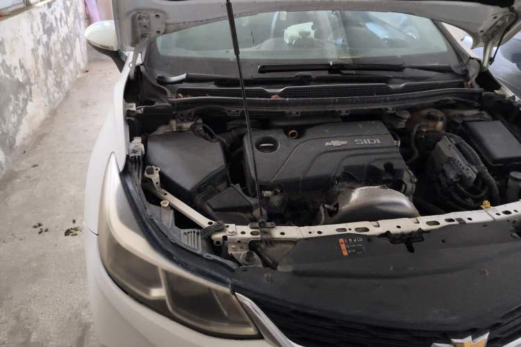 Used Chevrolet Cruze 2017 1.5L Automatic Pioneer Sunroof Edition Engine Bay Right