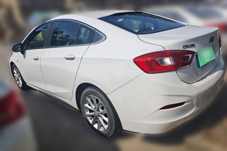 Used Chevrolet Cruze 2017 1.5L Automatic Pioneer Sunroof Edition Exterior 2