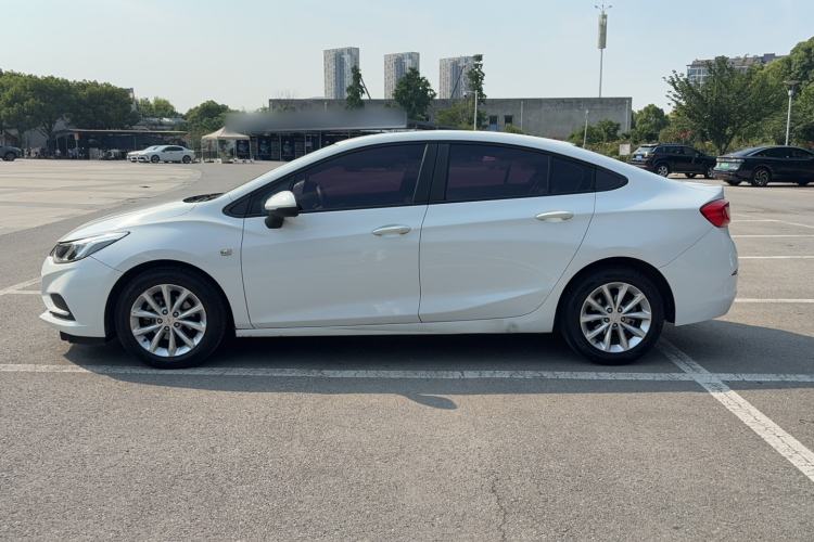 Used Chevrolet Cruze 2017 1.5L Automatic Pioneer Sunroof Edition Exterior 2