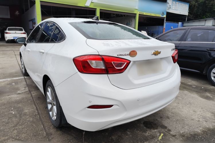 Used Chevrolet Cruze 2017 1.5L Automatic Pioneer Sunroof Edition Exterior 3