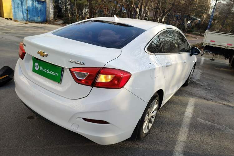 Used Chevrolet Cruze 2017 1.5L Automatic Pioneer Sunroof Edition Exterior 5