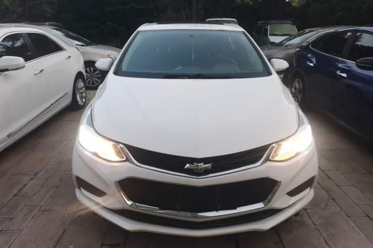 Used Chevrolet Cruze 2017 1.5L Automatic Pioneer Sunroof Edition Front