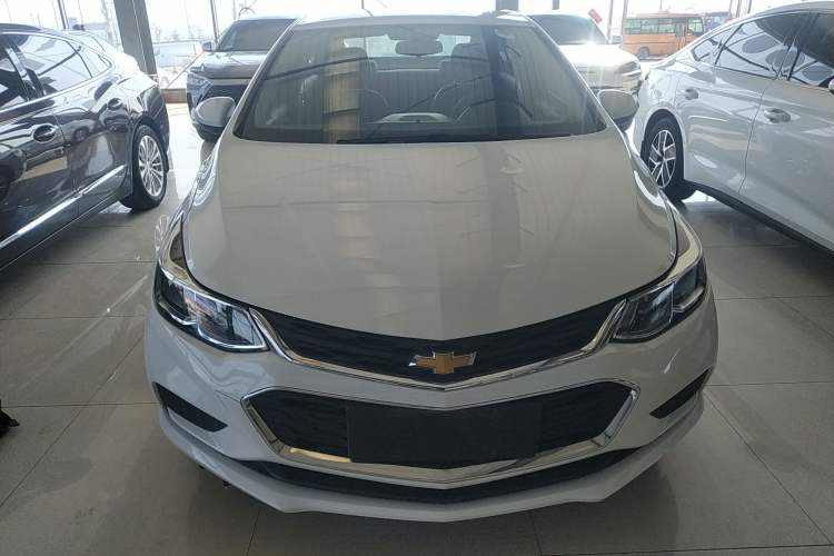 Used Chevrolet Cruze 2017 1.5L Automatic Pioneer Sunroof Edition Front