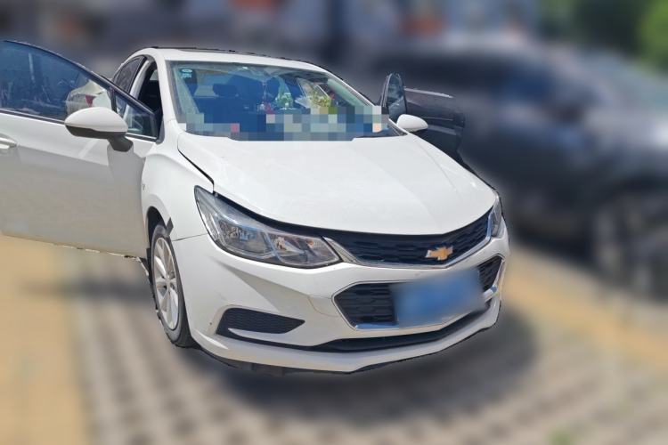 Used Chevrolet Cruze 2017 1.5L Automatic Pioneer Sunroof Edition Front Right 45 Deg