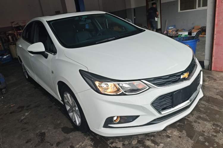 Used Chevrolet Cruze 2017 1.5L Automatic Xuanfeng Edition Front Right 45 Deg
