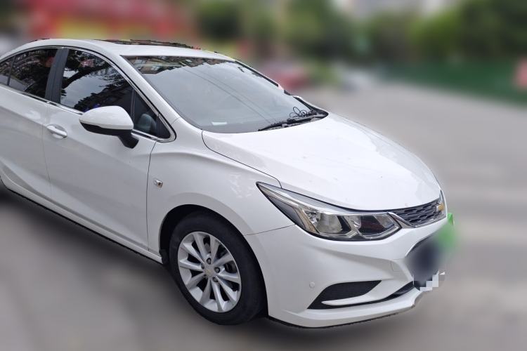 Used Chevrolet Cruze 2017 1.5L Automatic Pioneer Sunroof Edition Front Right 45 Deg