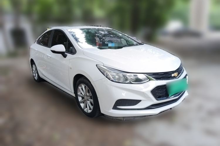 Used Chevrolet Cruze 2017 1.5L Automatic Pioneer Sunroof Edition Front Right 45 Deg
