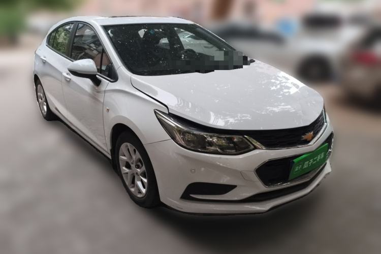 Used Chevrolet Cruze 2017 1.5L Hatchback Automatic Pioneer Sunroof Edition Front Right 45 Deg