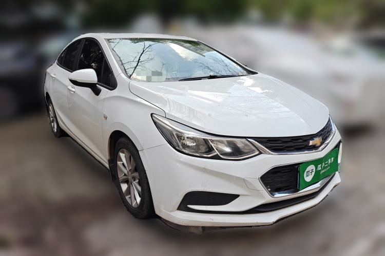 Used Chevrolet Cruze 2017 1.5L Automatic Pioneer Sunroof Edition Front Right 45 Deg