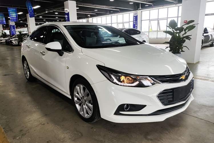 Used Chevrolet Cruze 2017 1.4T Dual-Clutch Lingfeng Edition Front Right 45 Deg