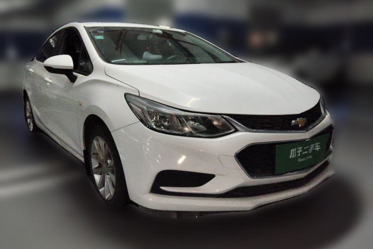 Used Chevrolet Cruze 2017 1.5L Automatic Pioneer Sunroof Edition Front Right 45 Deg