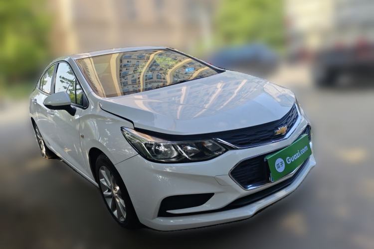 Used Chevrolet Cruze 2017 1.5L Automatic Pioneer Sunroof Edition Front Right 45 Deg