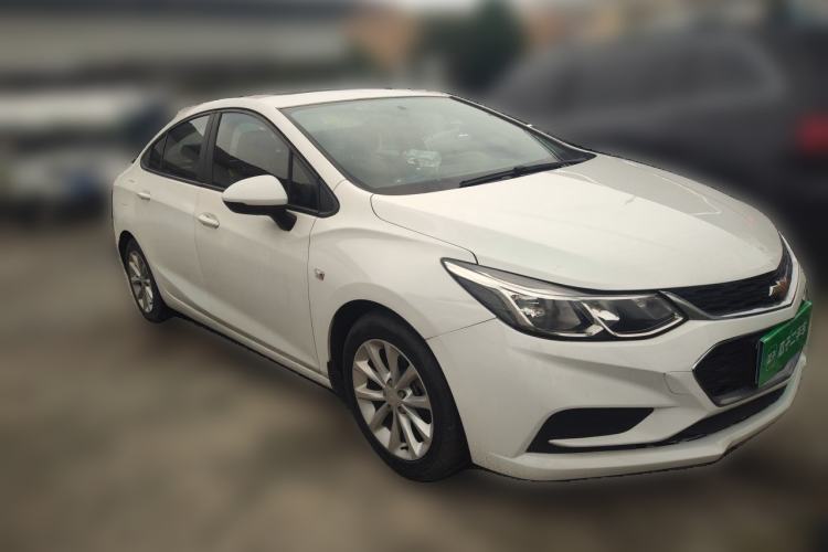 Used Chevrolet Cruze 2017 1.5L Automatic Pioneer Sunroof Edition Front Right 45 Deg