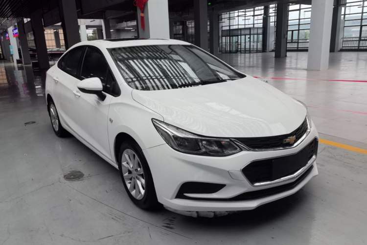 Used Chevrolet Cruze 2017 1.5L Automatic Pioneer Sunroof Edition Front Right 45 Deg