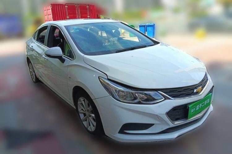 Used Chevrolet Cruze 2017 1.5L Automatic Pioneer Sunroof Edition Front Right 45 Deg