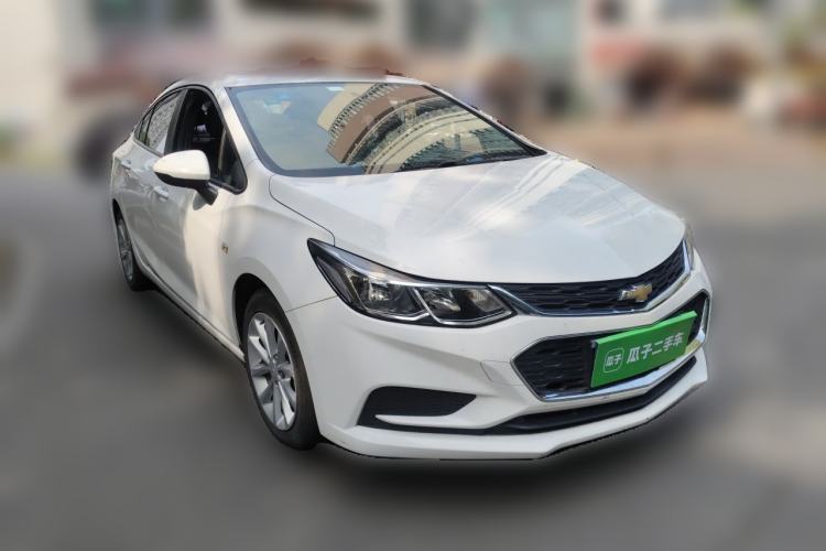 Used Chevrolet Cruze 2017 1.5L Automatic Pioneer Sunroof Edition Front Right 45 Deg