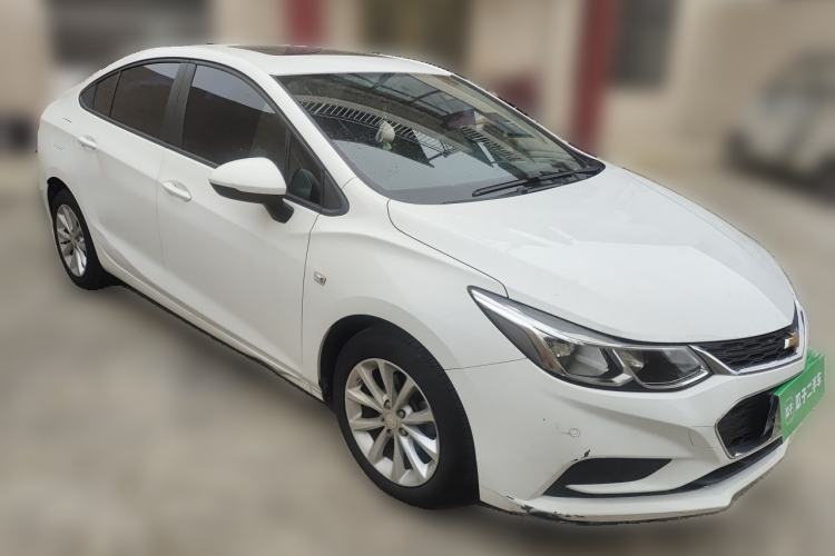 Used Chevrolet Cruze 2017 1.5L Automatic Pioneer Sunroof Edition Front Right 45 Deg