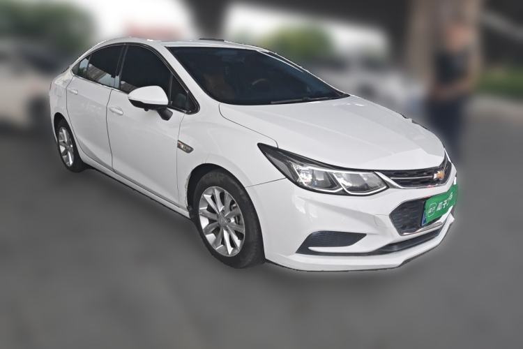 Used Chevrolet Cruze 2017 1.5L Automatic Pioneer Sunroof Edition Front Right 45 Deg