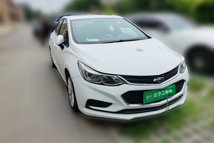 Used Chevrolet Cruze 2017 1.5L Automatic Pioneer Sunroof Edition Front Right 45 Deg