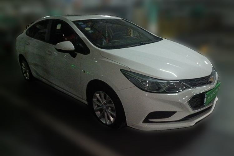Used Chevrolet Cruze 2017 1.5L Automatic Pioneer Sunroof Edition Front Right 45 Deg