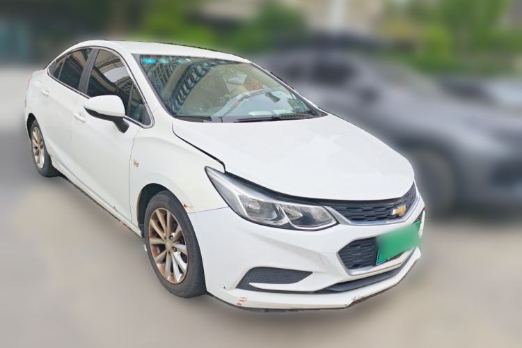 Used Chevrolet Cruze 2017 1.5L Manual Pioneer Edition Front Right 45 Deg