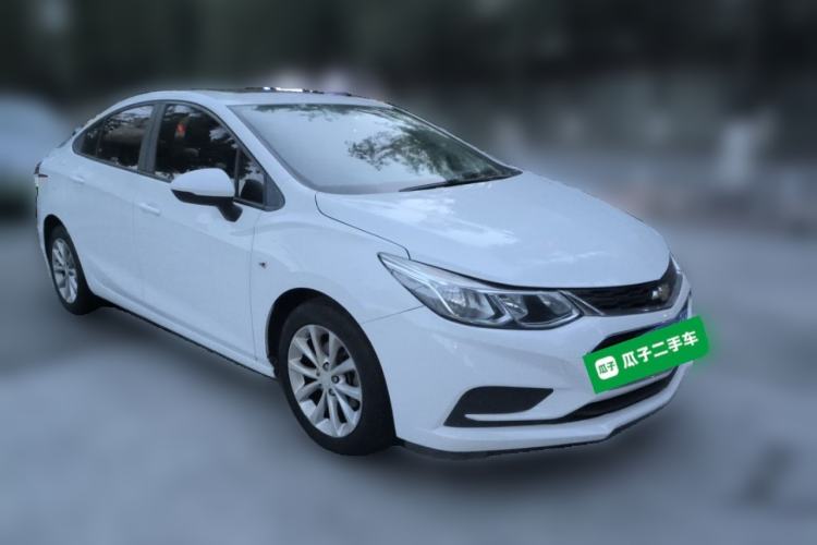 Used Chevrolet Cruze 2017 1.4T Dual-Clutch Pioneer Sunroof Edition Front Right 45 Deg