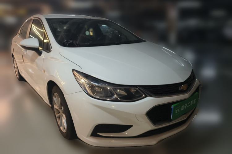 Used Chevrolet Cruze 2017 1.5L Automatic Pioneer Sunroof Edition Front Right 45 Deg
