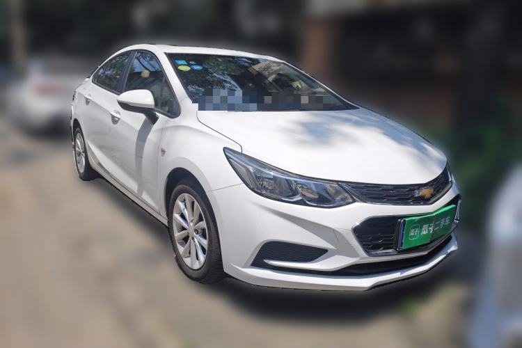 Used Chevrolet Cruze 2017 1.5L Automatic Pioneer Sunroof Edition Front Right 45 Deg