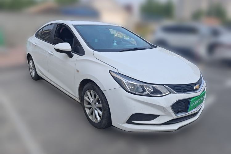 Used Chevrolet Cruze 2017 1.5L Automatic Pioneer Sunroof Edition Front Right 45 Deg