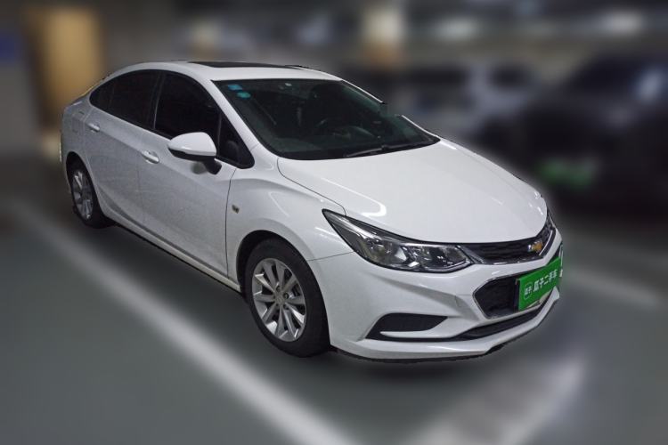 Used Chevrolet Cruze 2017 1.5L Automatic Pioneer Sunroof Edition Front Right 45 Deg
