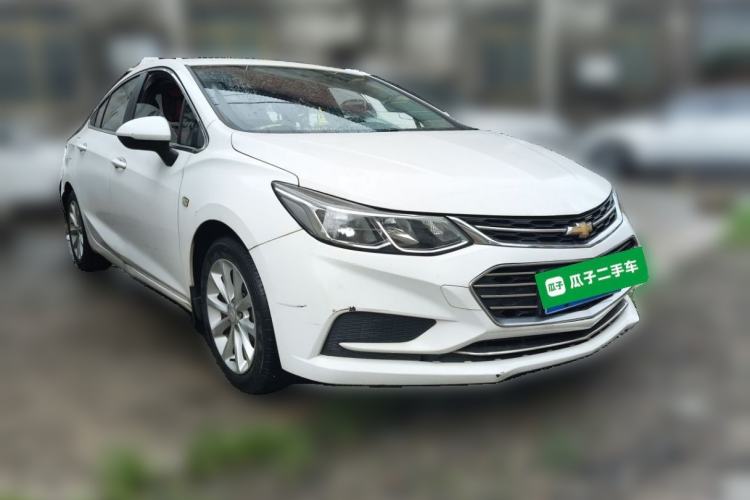 Used Chevrolet Cruze 2017 1.5L Automatic Pioneer Sunroof Edition Front Right 45 Deg