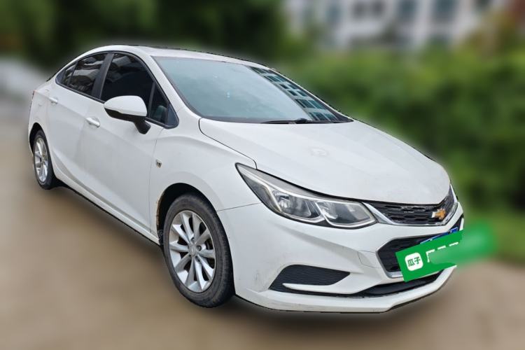 Used Chevrolet Cruze 2017 1.5L Automatic Pioneer Sunroof Edition Front Right 45 Deg