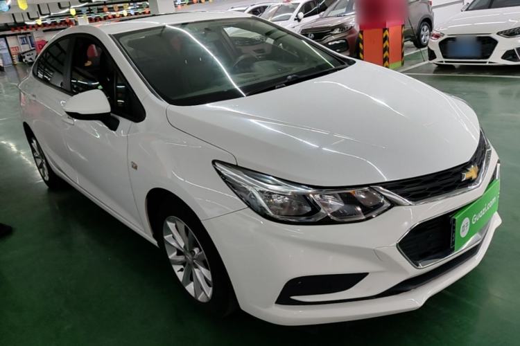 Used Chevrolet Cruze 2017 1.5L Automatic Pioneer Sunroof Edition Front Right 45 Deg