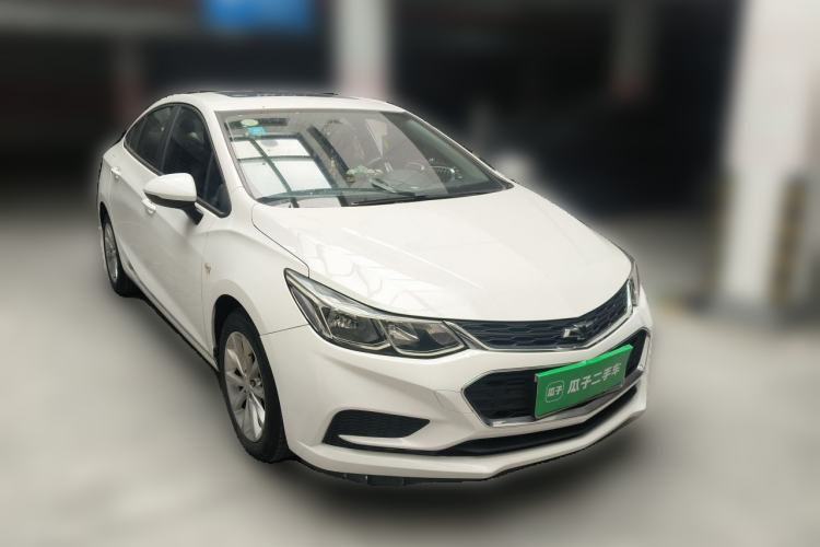 Used Chevrolet Cruze 2017 1.5L Hatchback Automatic Pioneer Sunroof Edition Front Right 45 Deg