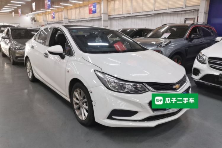 Used Chevrolet Cruze 2017 1.5L Automatic Pioneer Sunroof Edition Front Right 45 Deg