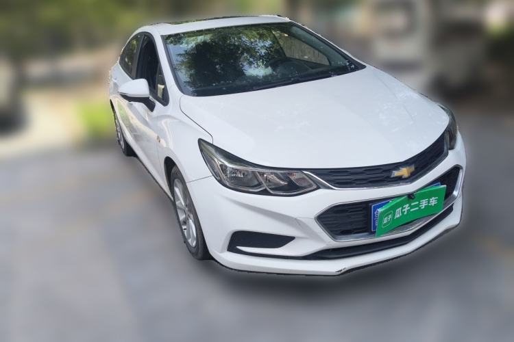Used Chevrolet Cruze 2017 1.5L Automatic Pioneer Sunroof Edition Front Right 45 Deg