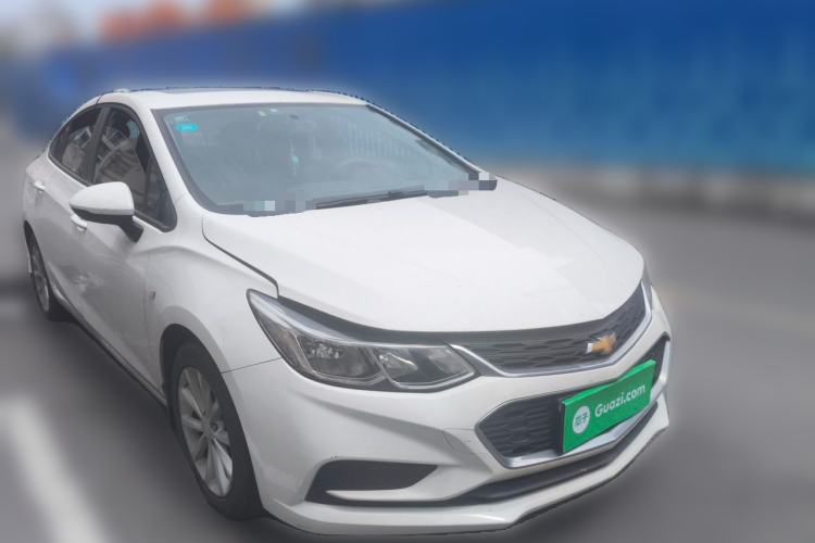Used Chevrolet Cruze 2017 1.5L Automatic Pioneer Sunroof Edition Front Right 45 Deg