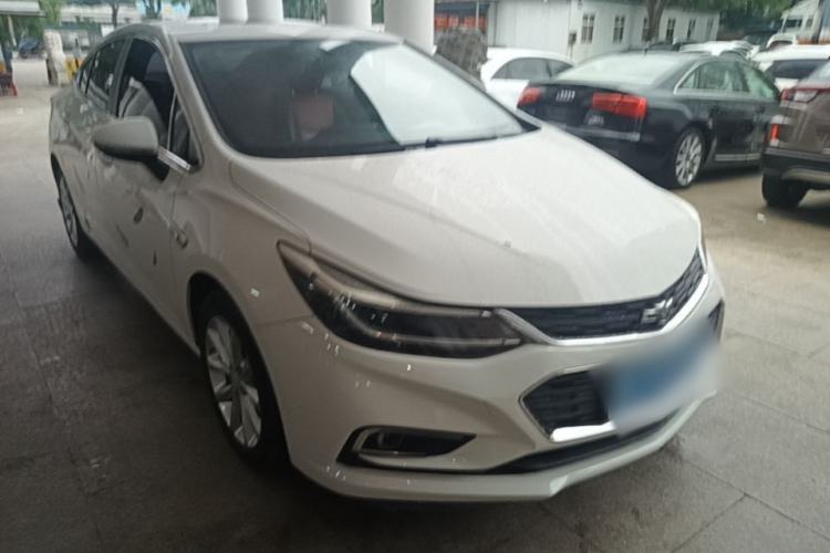 Used Chevrolet Cruze 2017 1.5L Automatic Pioneer Sunroof Edition Front Right 45 Deg