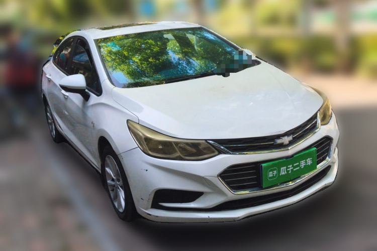 Used Chevrolet Cruze 2017 1.5L Automatic Pioneer Sunroof Edition Front Right 45 Deg