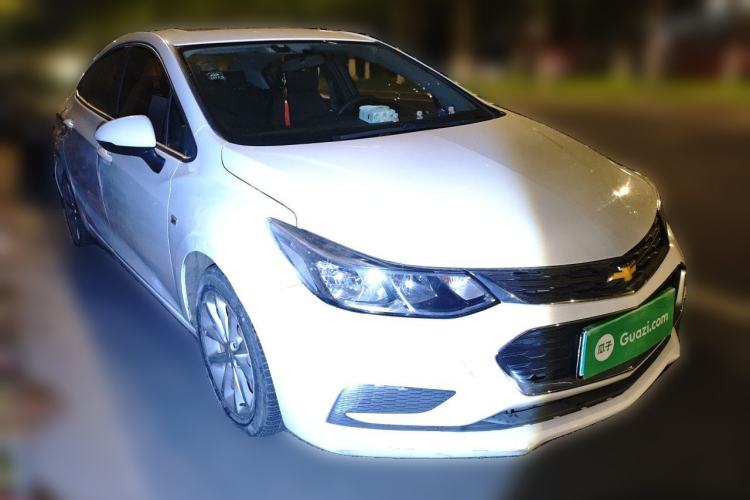 Used Chevrolet Cruze 2017 1.5L Automatic Pioneer Sunroof Edition Front Right 45 Deg
