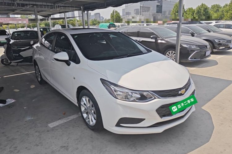 Used Chevrolet Cruze 2017 1.5L Automatic Pioneer Sunroof Edition Front Right 45 Deg