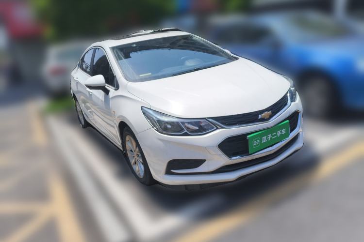Used Chevrolet Cruze 2017 1.5L Automatic Pioneer Sunroof Edition Front Right 45 Deg