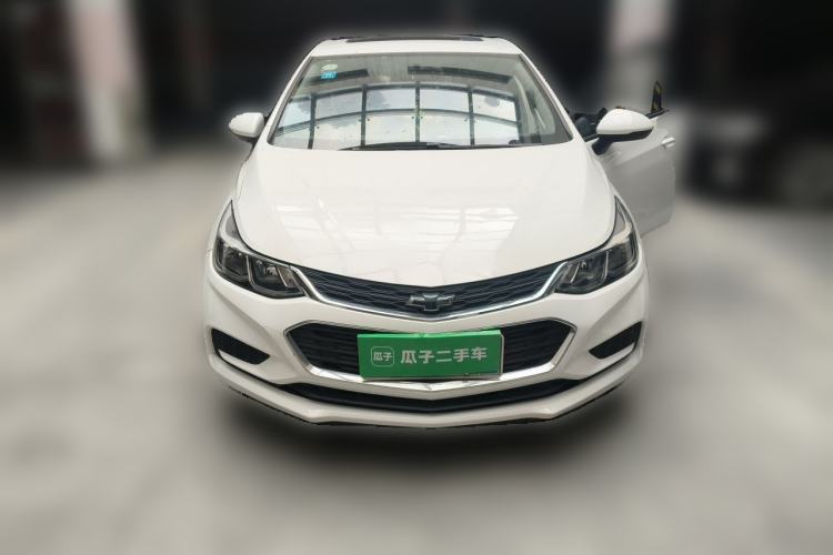 Used Chevrolet Cruze 2017 1.5L Hatchback Automatic Pioneer Sunroof Edition Front