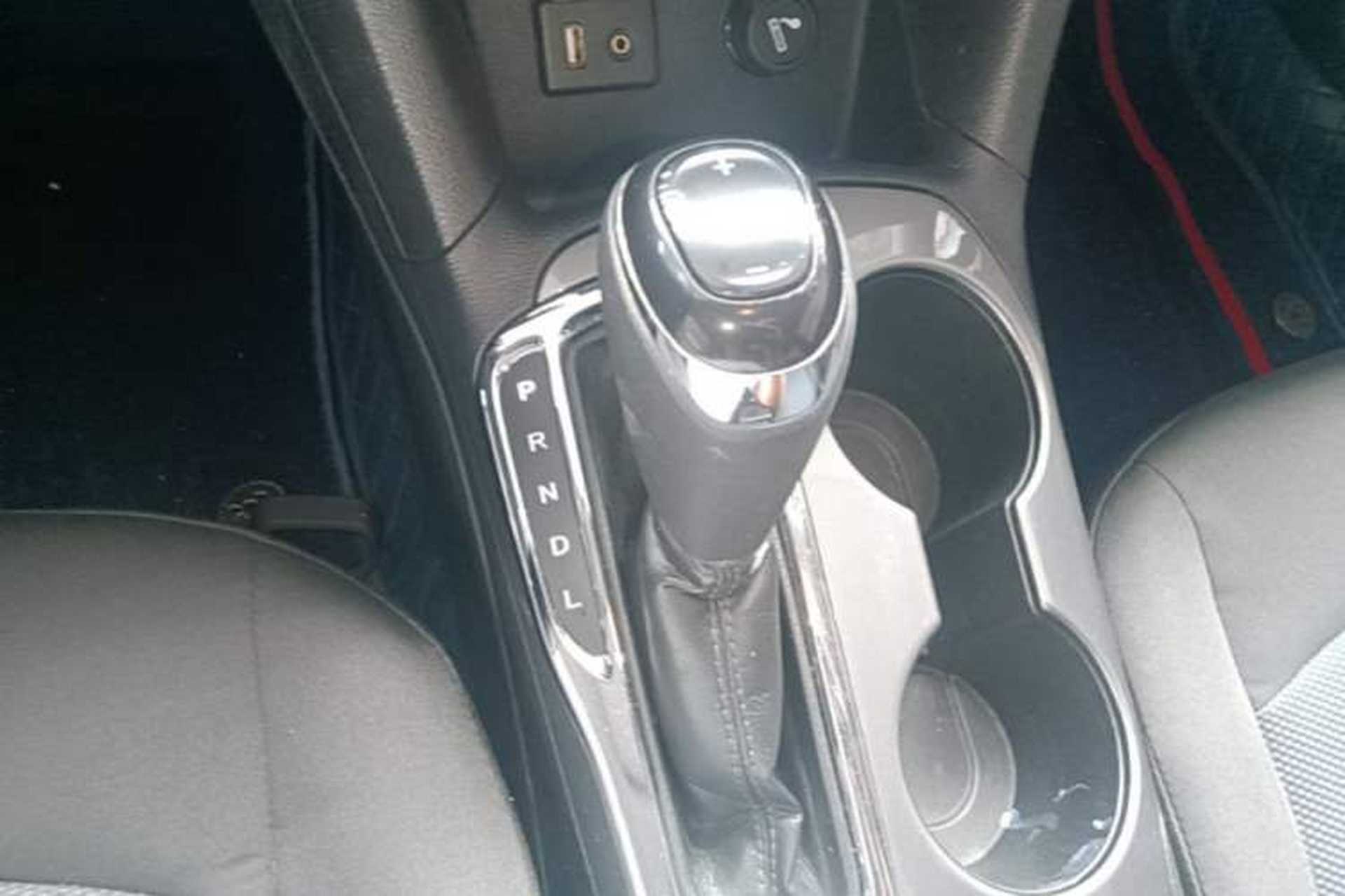 Used Chevrolet Cruze 2017 1.5L Automatic Pioneer Sunroof Edition Gear Lever