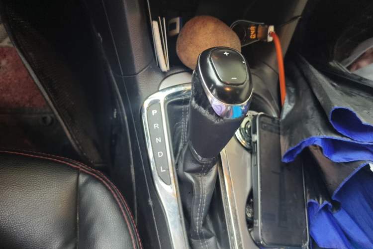 Used Chevrolet Cruze 2017 1.5L Automatic Pioneer Sunroof Edition Gear Lever