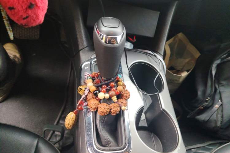 Used Chevrolet Cruze 2017 1.5L Hatchback Automatic Xuanfeng Edition Gear Lever