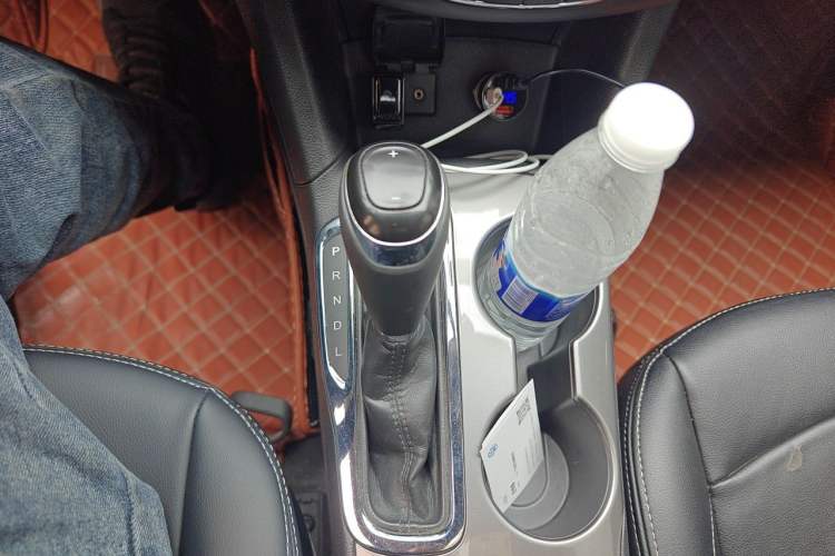Used Chevrolet Cruze 2017 1.5L Automatic Pioneer Sunroof Edition Gear Lever